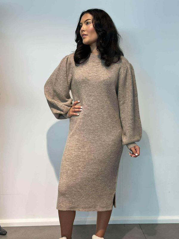 Dina Kjole Camel