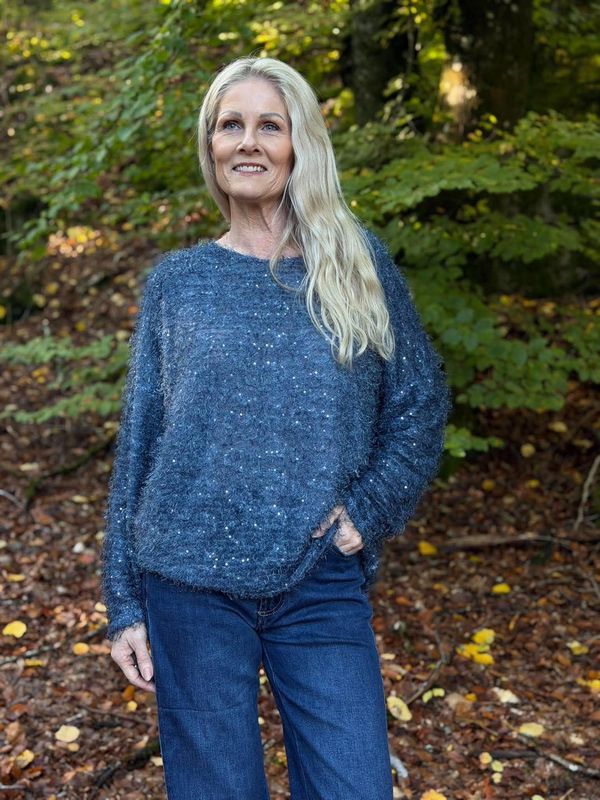 Simone Genser Blå