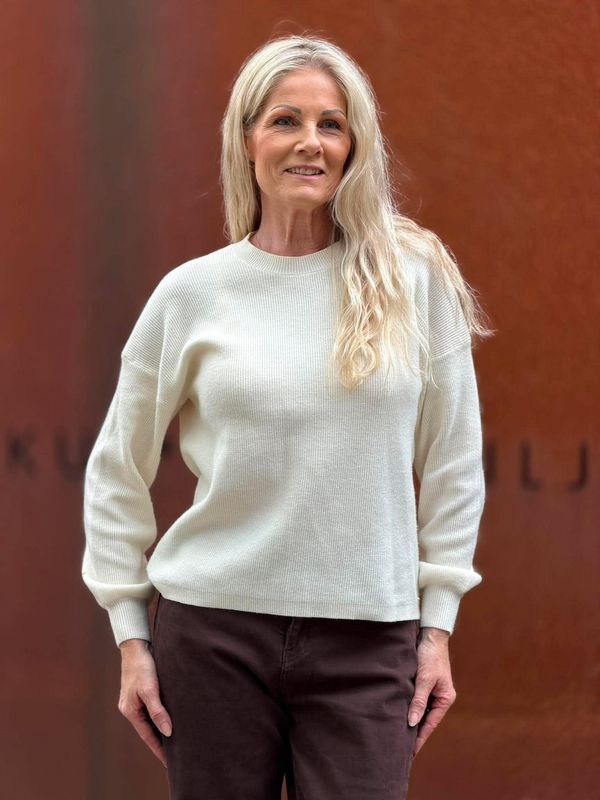 Nira Genser Hvit