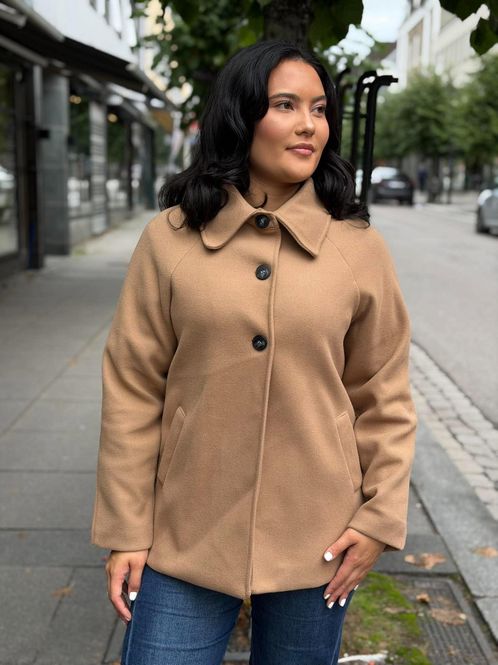 Hovedbilde Lucilla Jakke Kort Camel