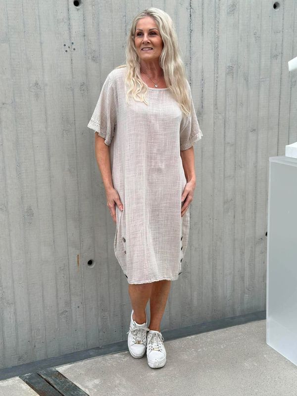 Linda Kjole Knapp Beige