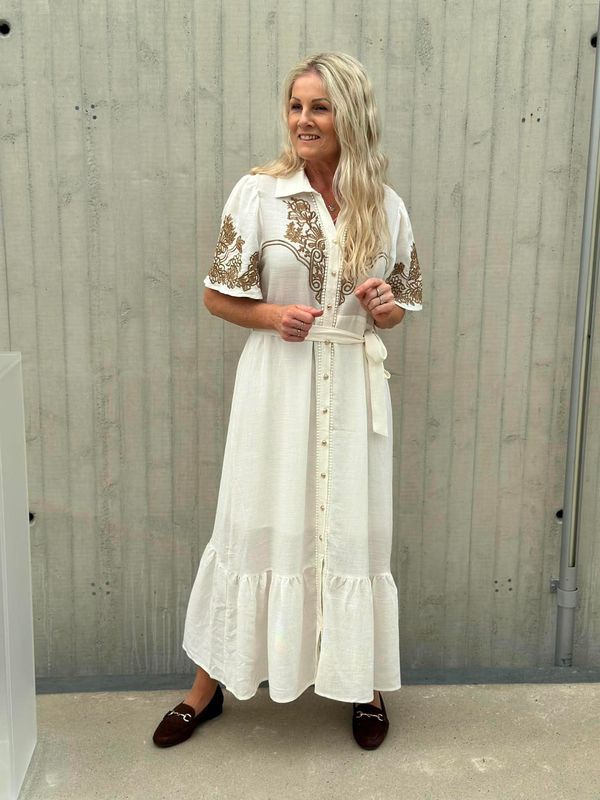 Kalyra Kjole Beige