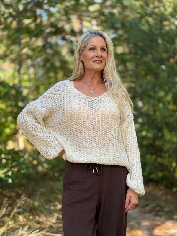 Niva Genser Offwhite