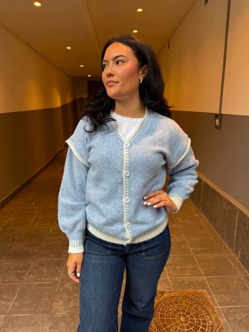 Hovedbilde Isabella Cardigan Lys Blå