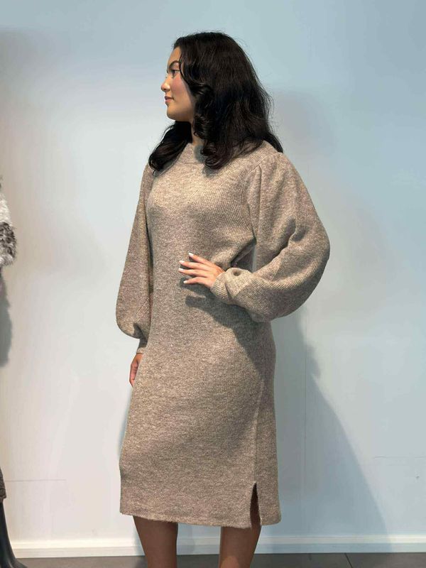 Dina Kjole Camel