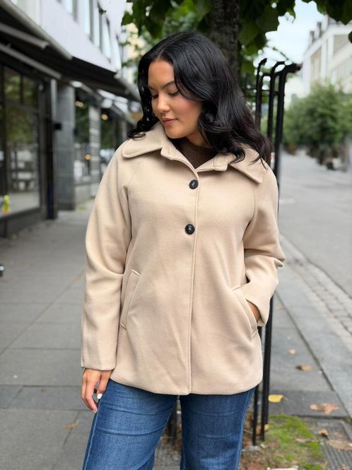 Hovedbilde Lucilla Jakke Kort Beige